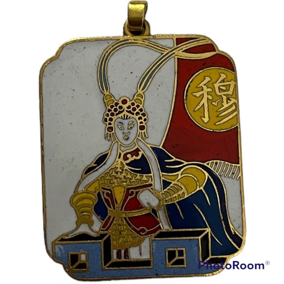 Chinese Cloisonne Pendant Necklace Sun Shangxiang The Deft Deadly Woman Warrior - Picture 3 of 4